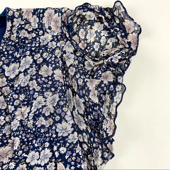 ⭐️A.M.I.⭐️ Women’s Blue Capped Sleave Blouse, Size L - Picture 6 of 8